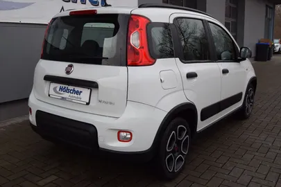 Car image 4