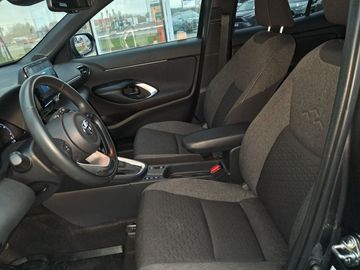 Car image 12