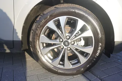 Car image 28