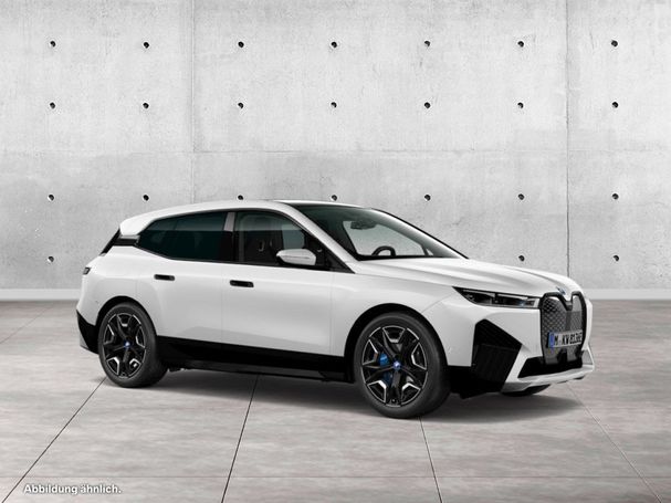 BMW iX xDrive50 385 kW image number 10