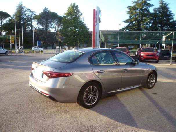 Alfa Romeo Giulia 2.2 Diesel AT8 Business 118 kW image number 3