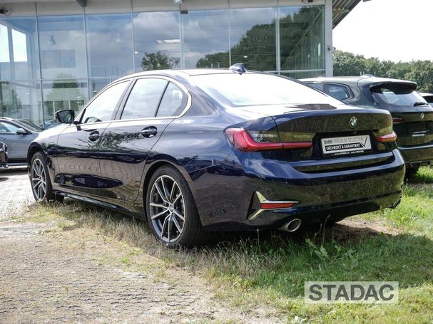 BMW 330 e Luxury Line 215 kW image number 4