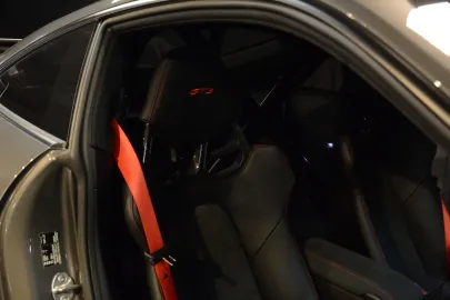 Car image 25