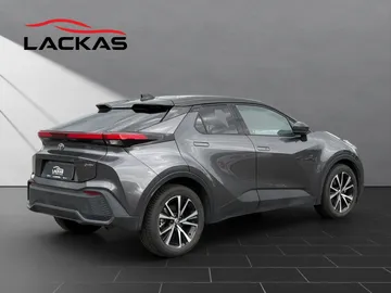 Car image 3