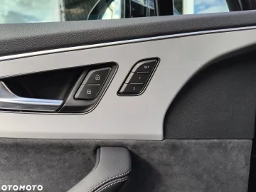 Car image 40