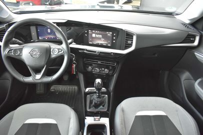 Car image 12