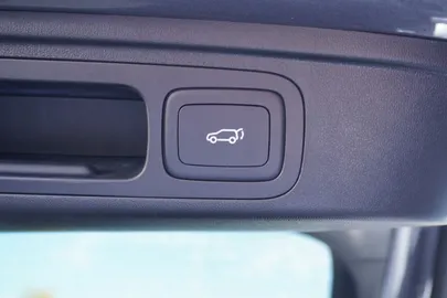 Car image 32