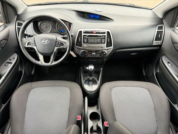 Car image 12