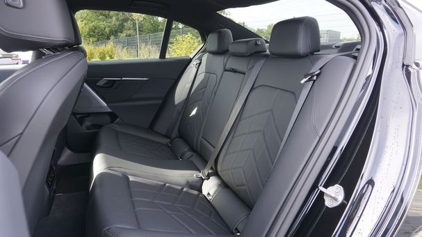 BMW 520d 145 kW image number 33