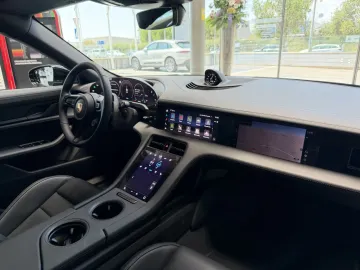 Car image 40