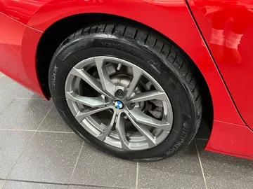 Car image 32