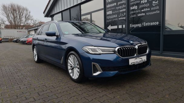 BMW 520d Touring xDrive Luxury Line 140 kW image number 2