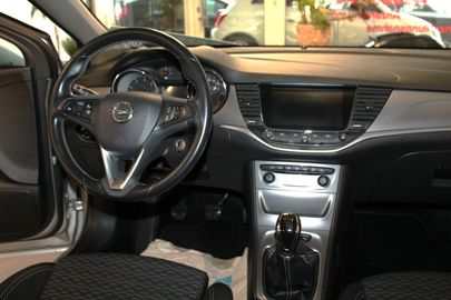 Car image 11