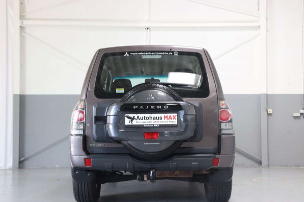 Mitsubishi Pajero 3.2 147 kW image number 6