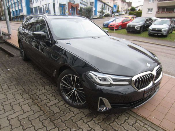 BMW 540d Touring xDrive Luxury 250 kW image number 1