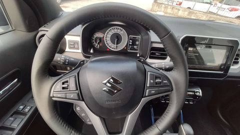 Car image 14