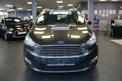Car image 4