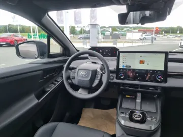 Car image 19