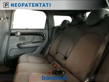 Car image 28