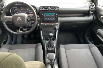 Car image 13