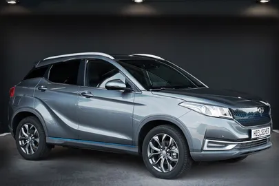 Car image 4