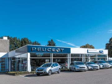 Car image 33