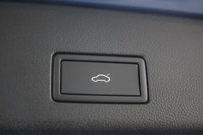 Car image 47