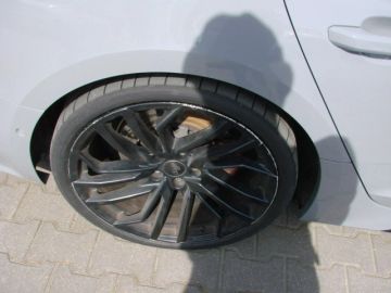 Car image 36