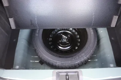 Car image 31