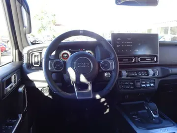 Car image 34