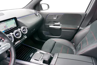 Car image 38