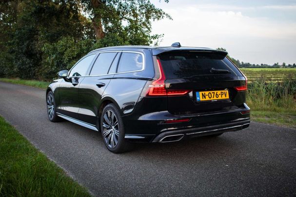 Volvo V60 D4 R-Design 140 kW image number 18