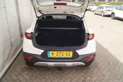 Car image 28