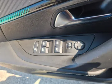 Car image 43