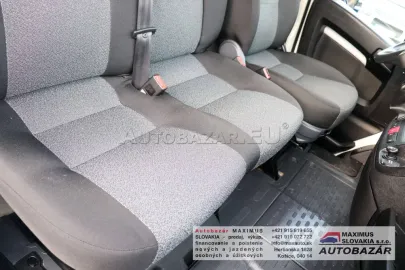 Car image 33