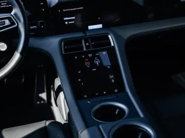 Car image 41