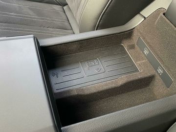 Car image 38