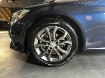 Car image 32
