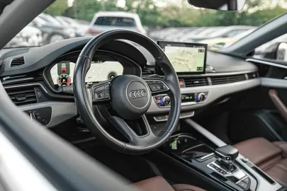 Car image 28