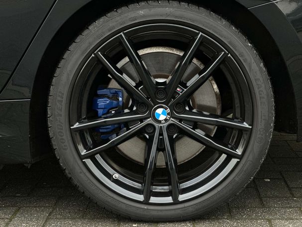 BMW 330e Touring M Sport xDrive 215 kW image number 16