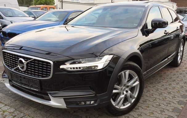 Volvo V90 Cross Country AWD 140 kW image number 1