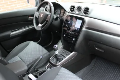 Car image 5