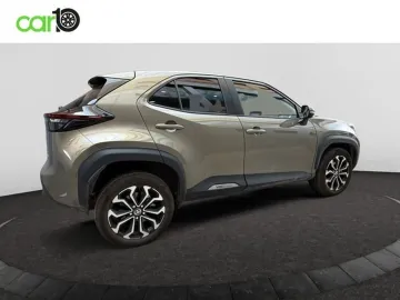Car image 5