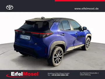 Car image 4