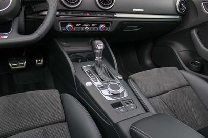 Car image 33