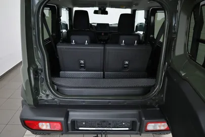 Car image 25