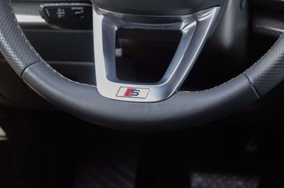 Car image 31