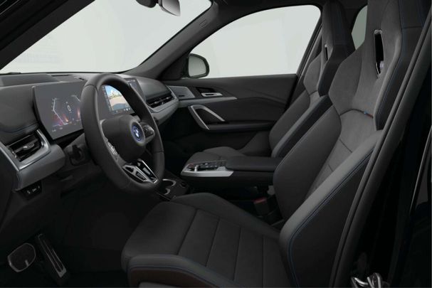 BMW iX1 eDrive20 M Sport Pro 150 kW image number 3