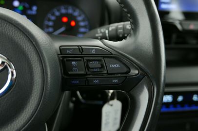 Car image 30