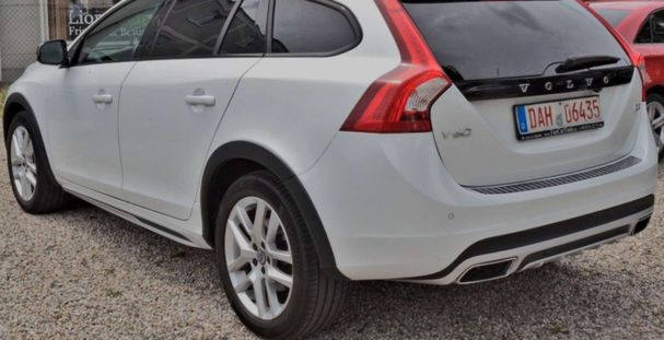 Volvo V60 Cross Country D3 Geartronic Pro 110 kW image number 4